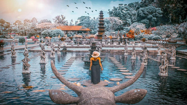 Tirta Gangga: Taman Air Kerajaan yang Menyimpan Keindahan Spiritual di Timur Bali